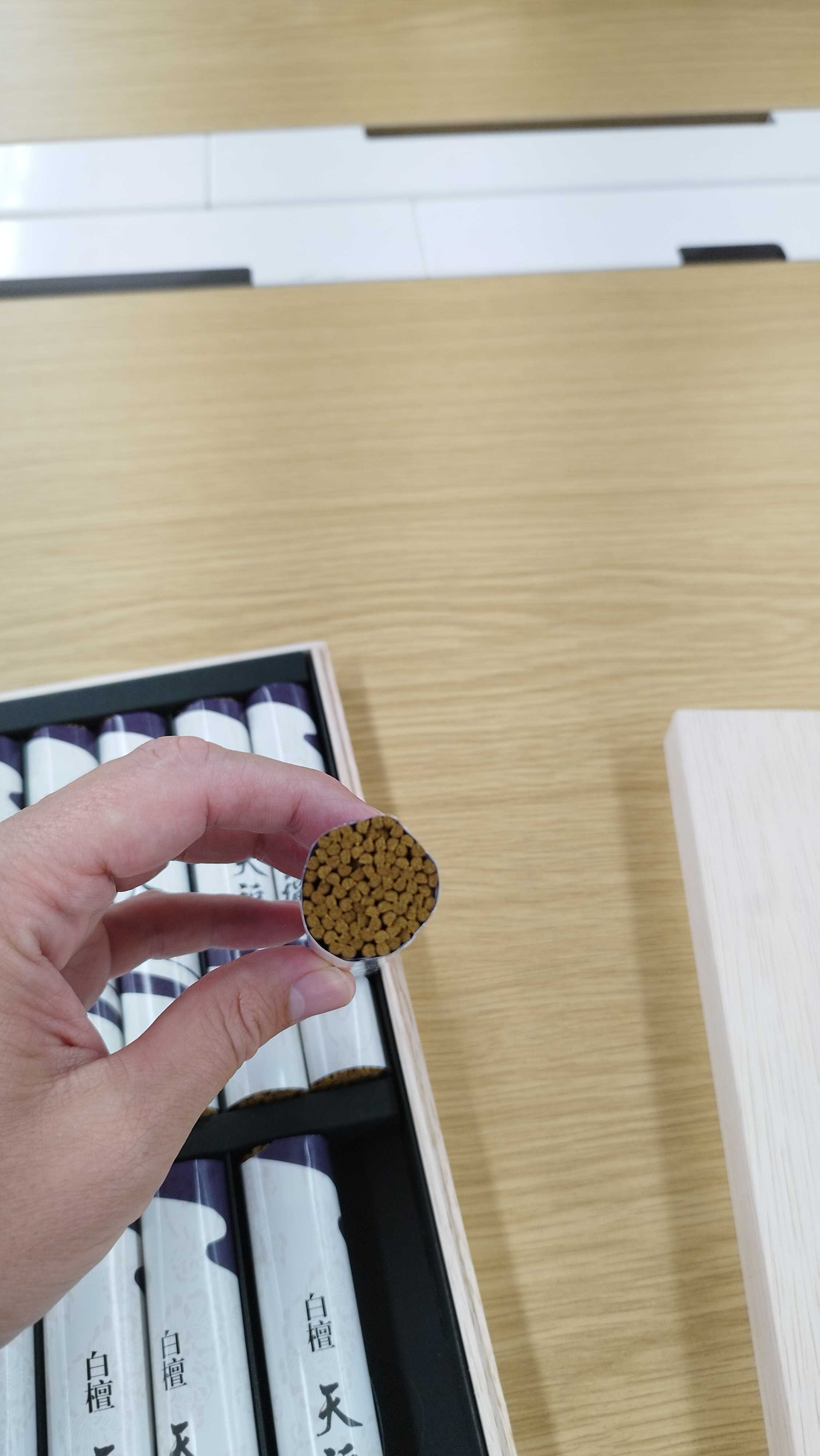 SANDALWOOD GIFT SET 480g (12x40g)