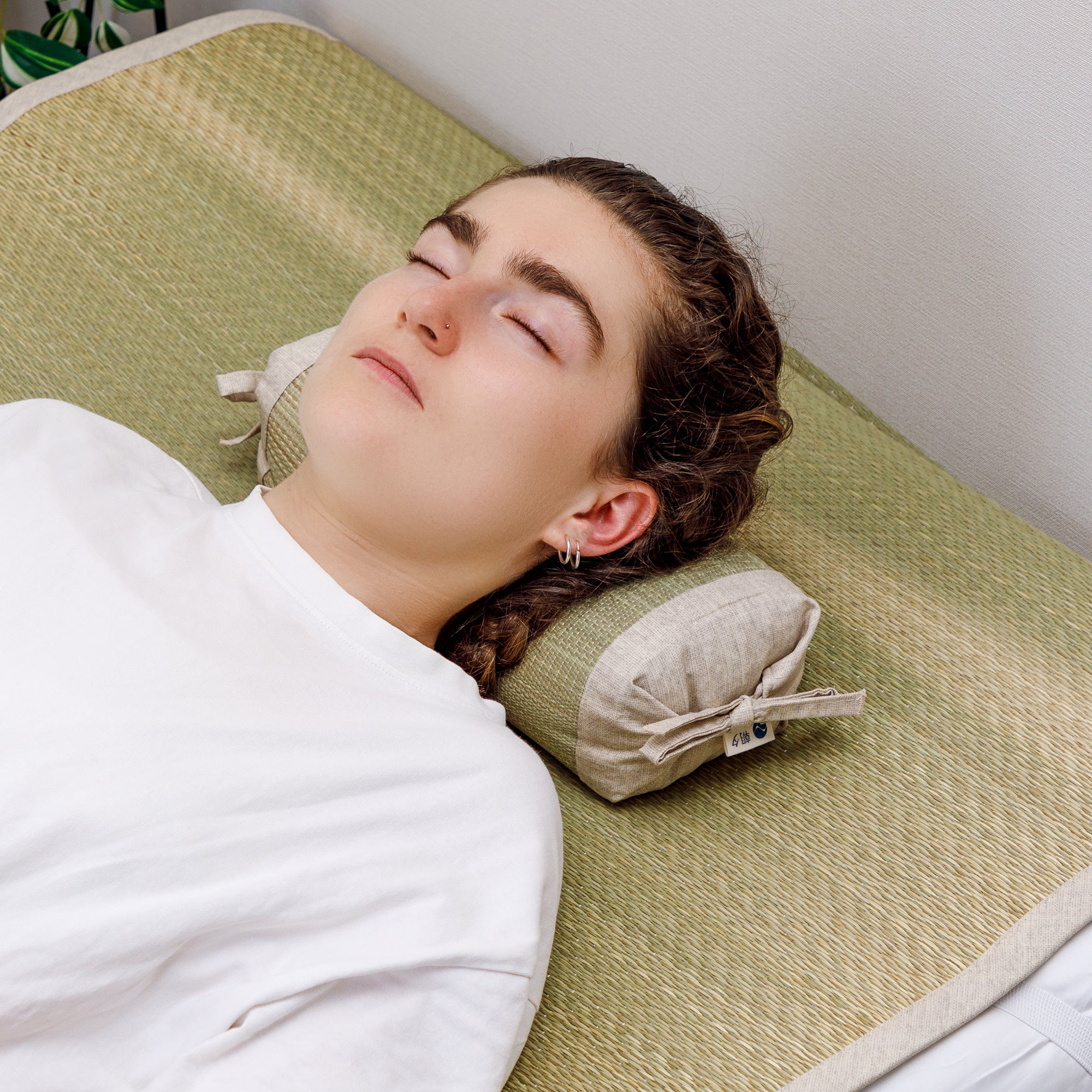 Japanese Igusa Square Pillow Beige