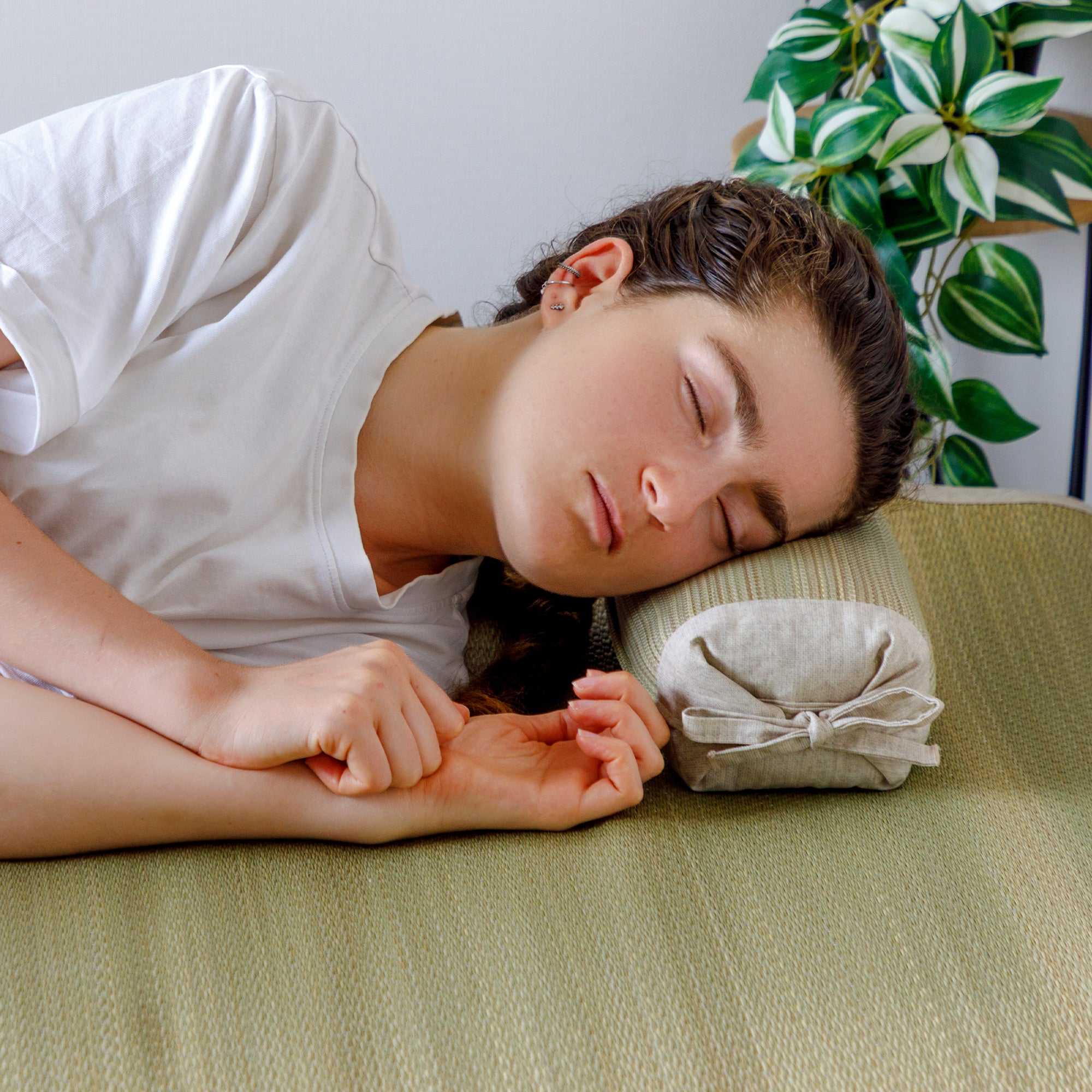 Japanese Igusa Square Pillow Beige