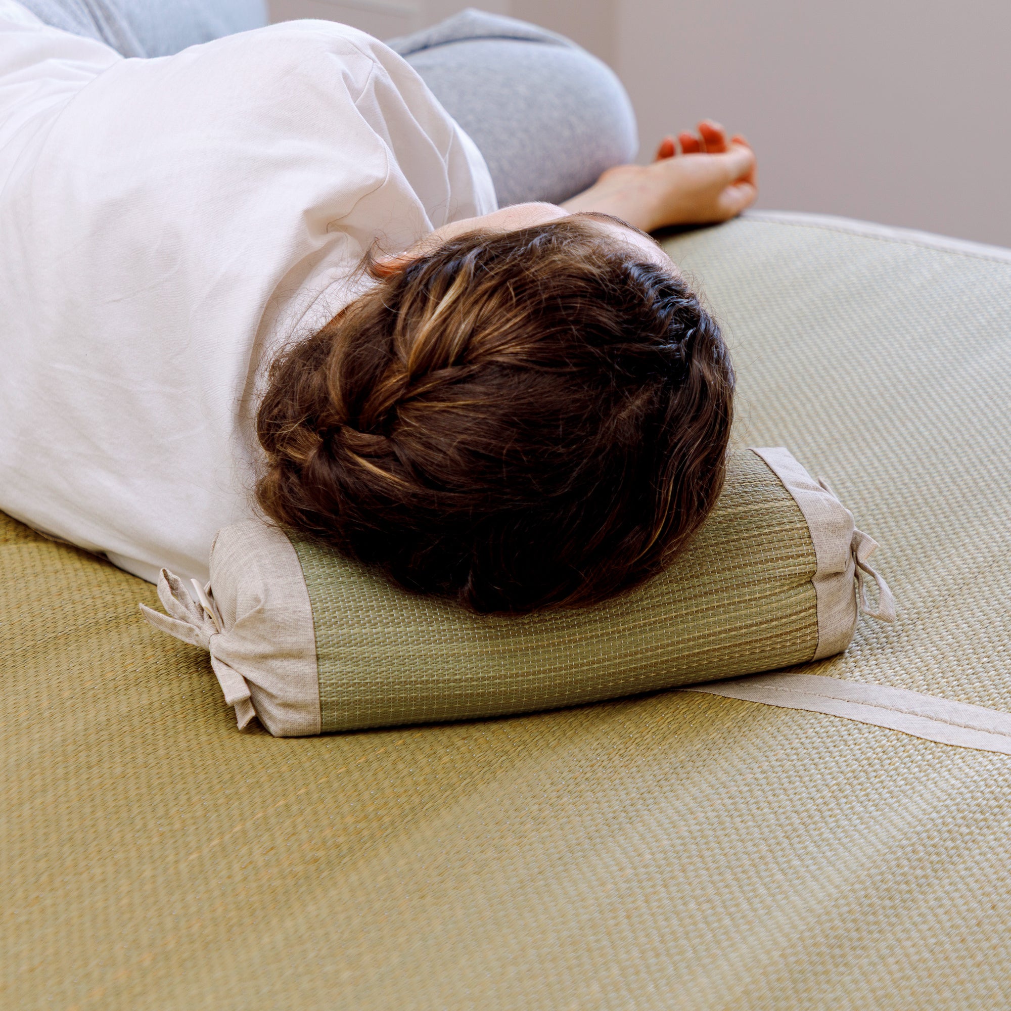 Japanese Igusa Square Pillow Beige