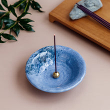 Cargar imagen en el visor de la galería, Tradtional Ceramic Insence Holder Plate and Brass Incense Burner Set - Blue
