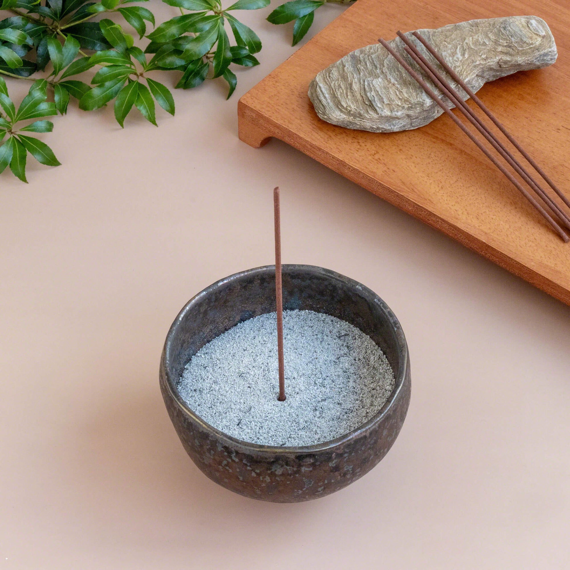 [ Free Shipping continental US, UK, and Canada ] Discover Japanese elegance with our compact Incense Bowl & Grey Ash set from Japan. Perfect for kodo ceremonies and everyday use, it offers a serene, self-extinguishing incense experience.