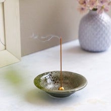 Cargar imagen en el visor de la galería, Tradtional Ceramic Insence Holder Plate and Brass Incense Burner Set - Green
