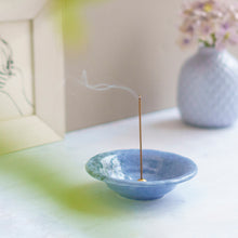 Cargar imagen en el visor de la galería, Tradtional Ceramic Insence Holder Plate and Brass Incense Burner Set - Blue
