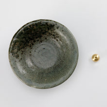 Cargar imagen en el visor de la galería, Tradtional Ceramic Insence Holder Plate and Brass Incense Burner Set - Green
