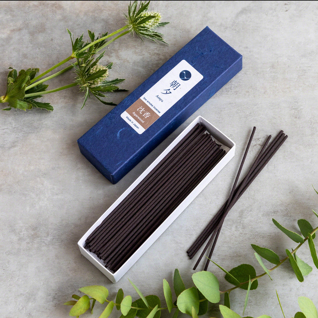 [ Free Shipping in continental US, CANADA, and UK ]Discover the essence of tranquility with Asayu Japan's 100% Agarwood Low Smoke Incense Sticks. Crafted in Awaji, Japan, these natural sticks offer a serene agarwood aroma, perfect for meditation and relaxation. Each 20g box contains 35-40 sticks, with a gentle scent lasting around 25 minutes. 
