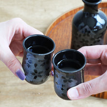 Cargar imagen en el visor de la galería, Sakura Nights: Japanese Sake Set – Black Ceramic Tokkuri &amp; Cups
