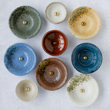 Cargar imagen en el visor de la galería, Tradtional Ceramic Insence Holder Plate and Brass Incense Burner Set - Green
