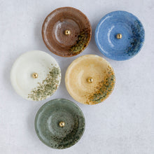 Cargar imagen en el visor de la galería, Tradtional Ceramic Insence Holder Plate and Brass Incense Burner Set - Orange
