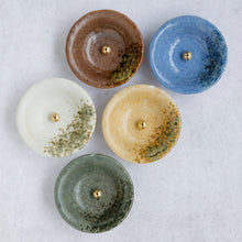 Cargar imagen en el visor de la galería, Tradtional Ceramic Insence Holder Plate and Brass Incense Burner Set - Green

