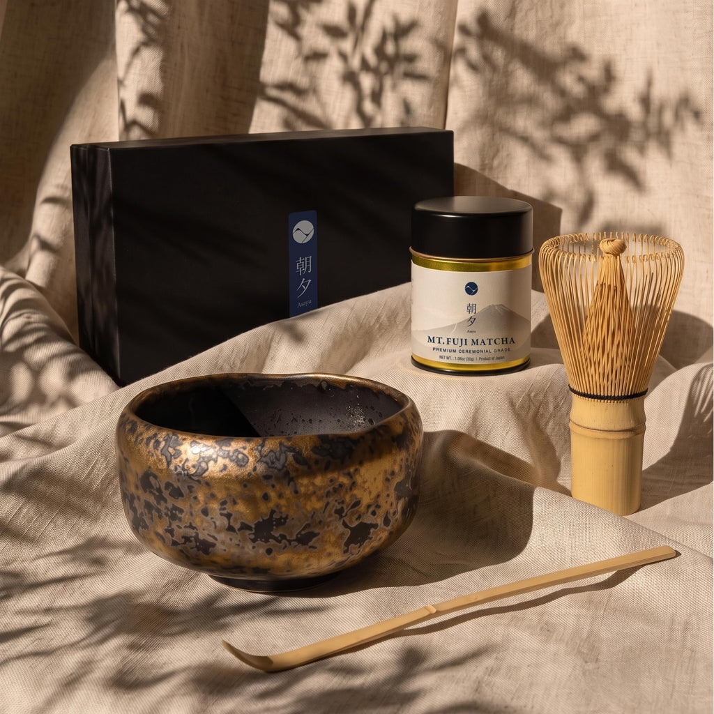 Matcha Ceremony Set 4 Pieces – Gold Tataki Mino Ware Bowl, Bamboo Whisk & Scoop, Mt. Fuji Matcha 30g
