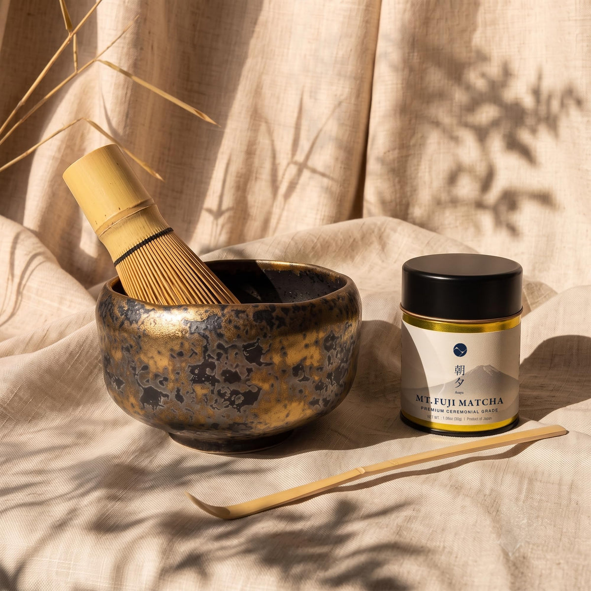 Matcha Ceremony Set 4 Pieces – Gold Tataki Mino Ware Bowl, Bamboo Whisk & Scoop, Mt. Fuji Matcha 30g