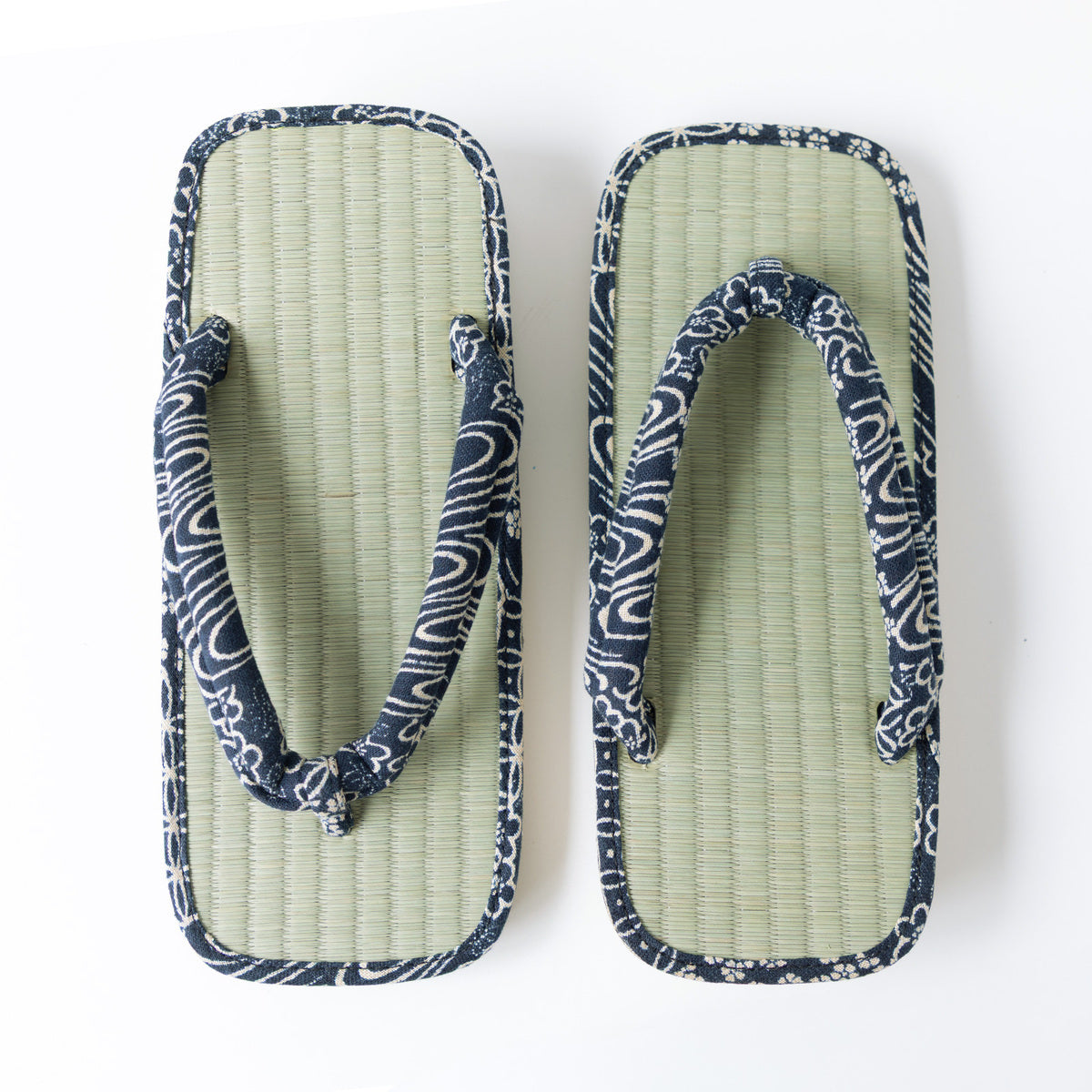 Ryusuimon sandals