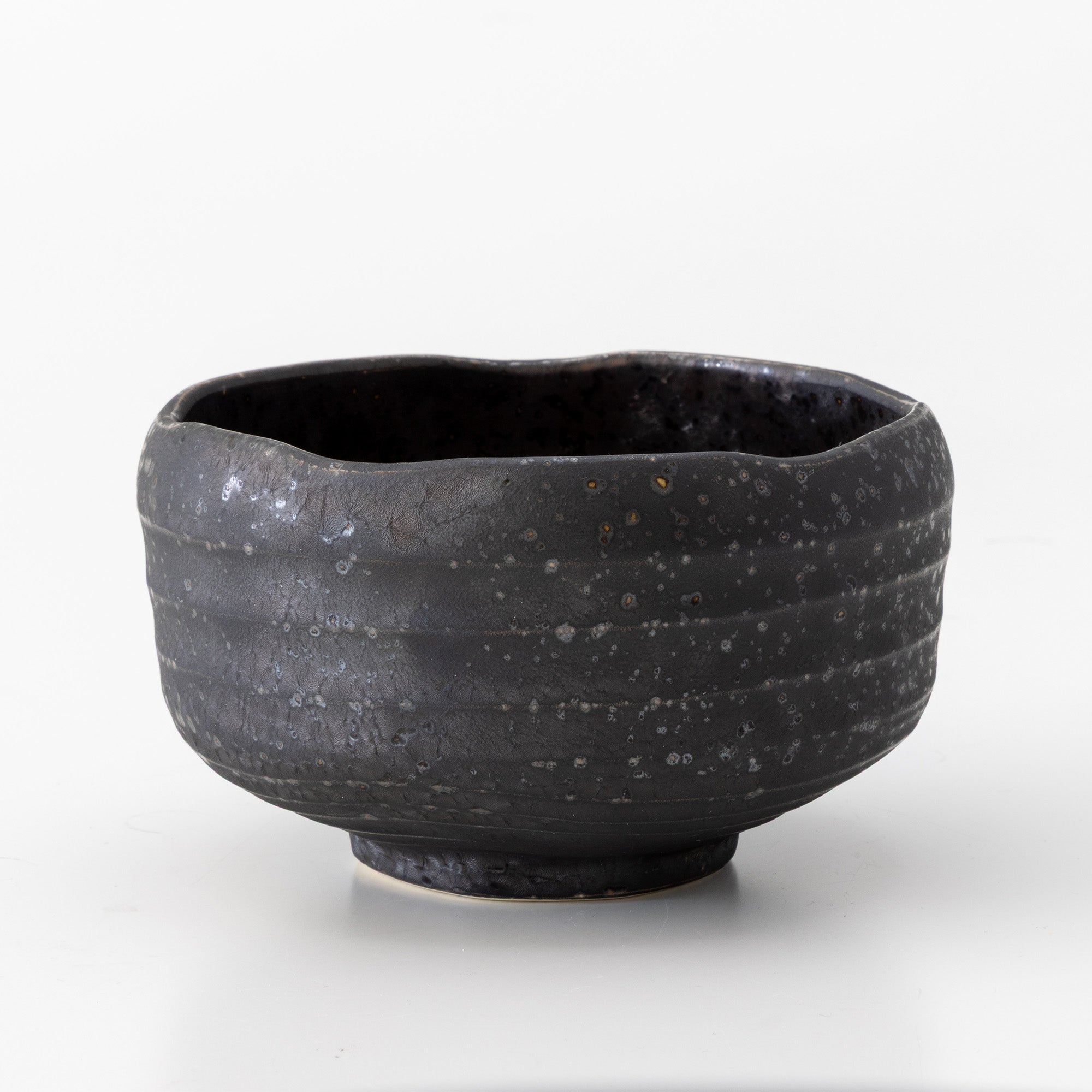 黑鐵抹茶碗｜日本美濃燒手工茶碗黑釉銀斑｜日本製茶道用具– Asayu Japan