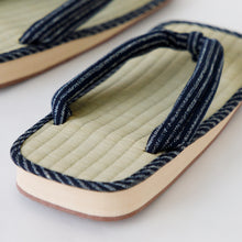 Charger l&#39;image dans la galerie, Traditional Japanese Sandals Tatami Setta Zori, Made in Japan - Black Stripes
