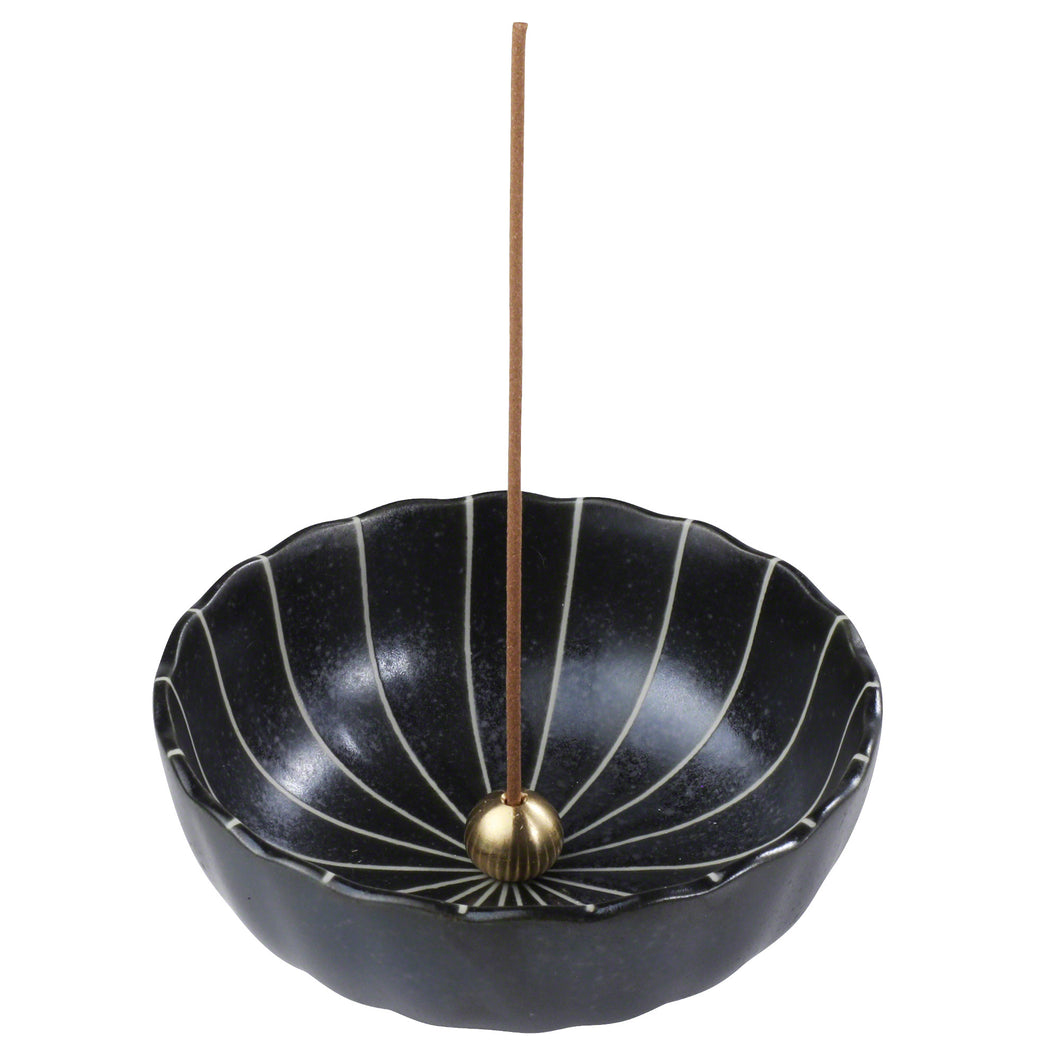 [ Free Shipping all over the US ] Asayu Japan Matte Black Lotus Incense Holder  丨100% Made in Japan Incense Holder丨Brass Incense Burner Stand丨Easy to Clean and Store丨A beautiful design in the shape of a lotus flower floating on the surface of the water.丨Incense plate for burning incense cones.