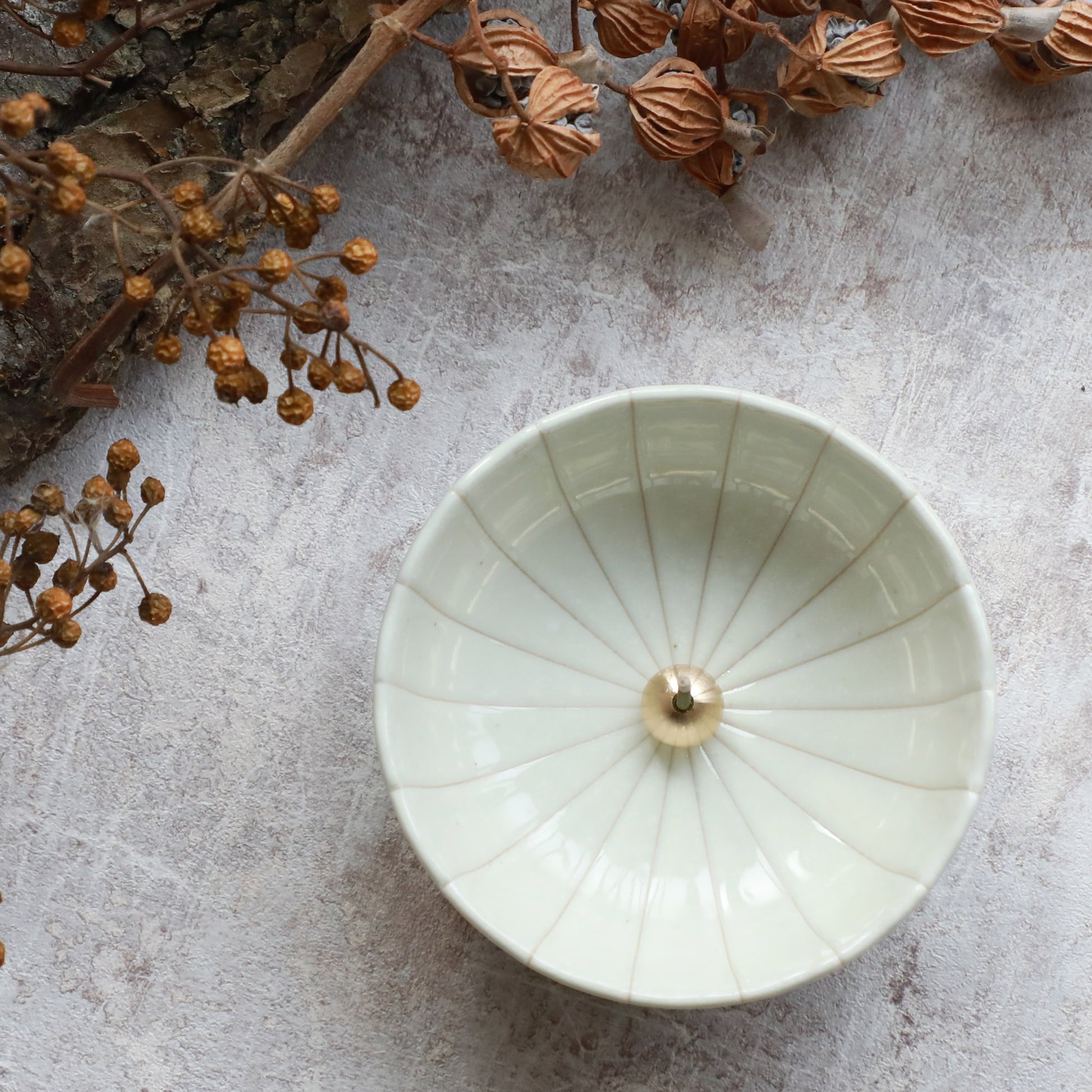 [ Free Shipping all over the US ]  100% Made in Japan Low Smoke Incense Gift Set [ Sakura Cherry Blossom + White Lotus Holder ] || Low Smoke Japanese Incense Sticks || Incense holder and burner stand || Incense for Yoga and Meditation