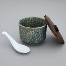 Cargar imagen en el visor de la galería, Ceramic Teal Rice Bowl with Wooden Lid &amp; White Spoon Set
