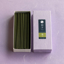 Cargar imagen en el visor de la galería, Matcha Green Tea Low Smoke Incense Sticks by Asayu Japan open box
