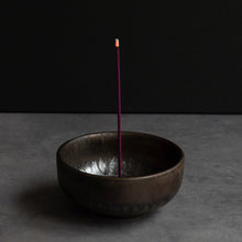 Lade das Bild in den Galerie-Viewer, Asayu Japan Low Smoke Incense Sticks 40g Rose Scent 
