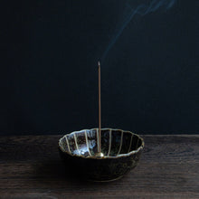 Cargar imagen en el visor de la galería, Hinoki Cypress incense sticks burning in an incense holder
