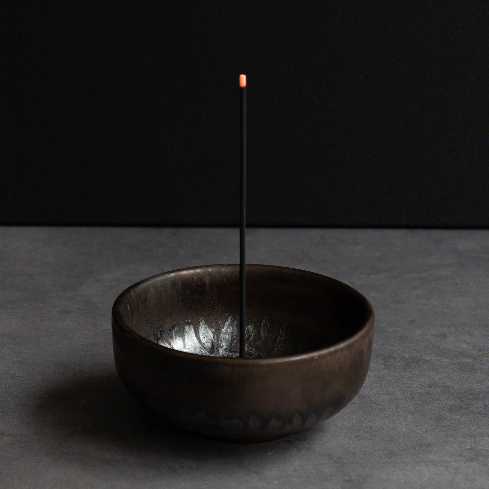 [ Free Shipping all over the US ]  100% Made in Japan Low Smoke Incense Gift Set  [ Japanese Zen Garden Blend Incense Sticks  + Zen Incense Holder ] || Our low smoke incense set is manufactured in Awaji island, Japan's leading area in incense making with natural materials. Perfect for Yoga and Meditation.