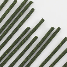 Cargar imagen en el visor de la galería, Close-up of Lotus Low Smoke Incense Sticks by Asayu Japan
