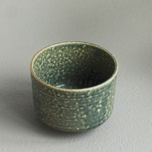 Charger et lire la vidéo dans la visionneuse de la Galerie, Ceramic Teal Rice Bowl with Wooden Lid &amp; White Spoon Set
