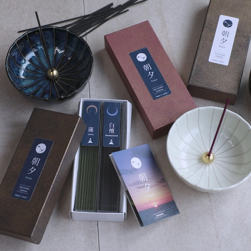 [ Free Shipping all over the US ]  100% Made in Japan Low Smoke Incense Gift Set [ Zen Set (Japanese Garden & Wagiku Chrysanthemum) + Zen Incense Holder ] || Low Smoke Japanese Incense Sticks || Incense holder and burner stand || Incense for Yoga and Meditation