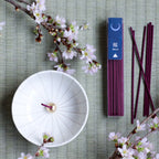 Bâtons d’encens faible fumée 40 g – Coffret senteurs Japon [Thé vert et fleur de cerisier sakura]