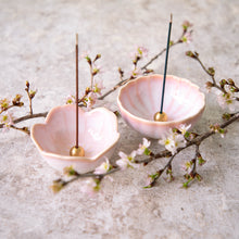 Cargar imagen en el visor de la galería, [ Free Shipping in continental US, CA, UK ] 100% Made in Japan Asayu Japan Cherry Blossom Pink Mini Sakura Lotus Incense Holder with Brass Incense Burner Stand for relaxation, meditation and yoga
