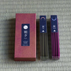Bâtons d’encens faible fumée 40 g – Coffret senteurs Japon [Thé vert et fleur de cerisier sakura]
