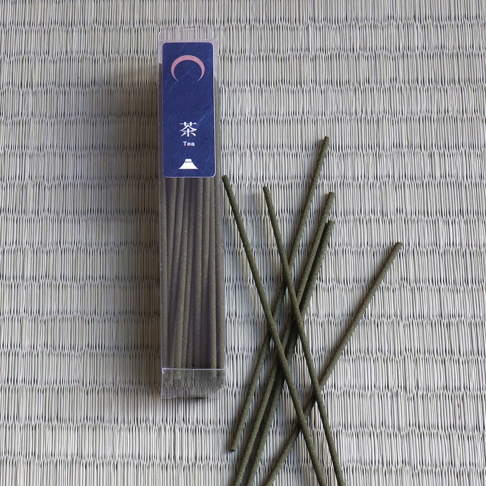 Bâtons d’encens faible fumée 40 g – Coffret senteurs Japon [Thé vert et fleur de cerisier sakura]